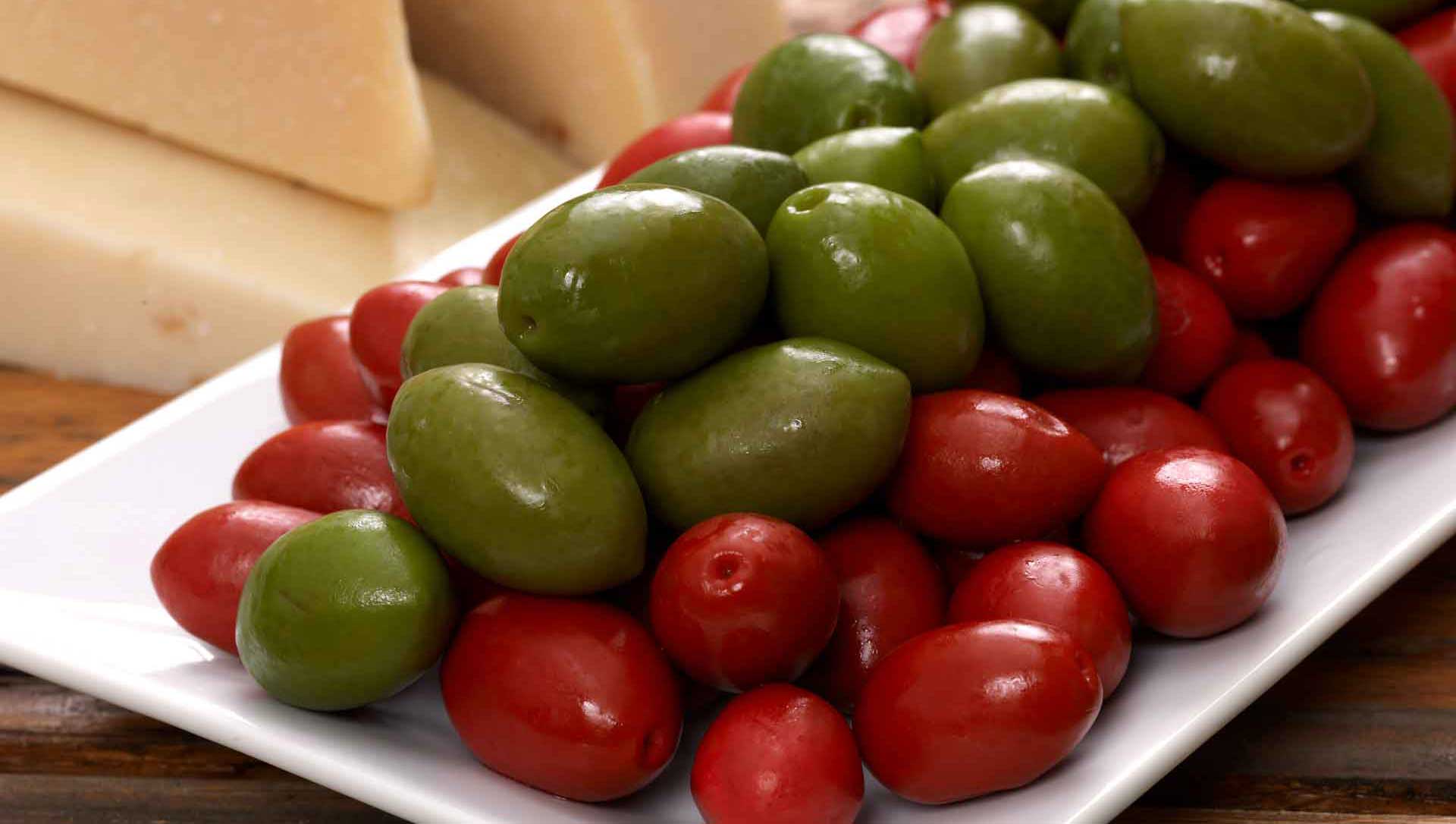 Paesana mixed olives